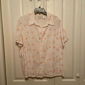Cute Spring Blouse in excellent condition. White with Orange Butterflies. Comfy.
